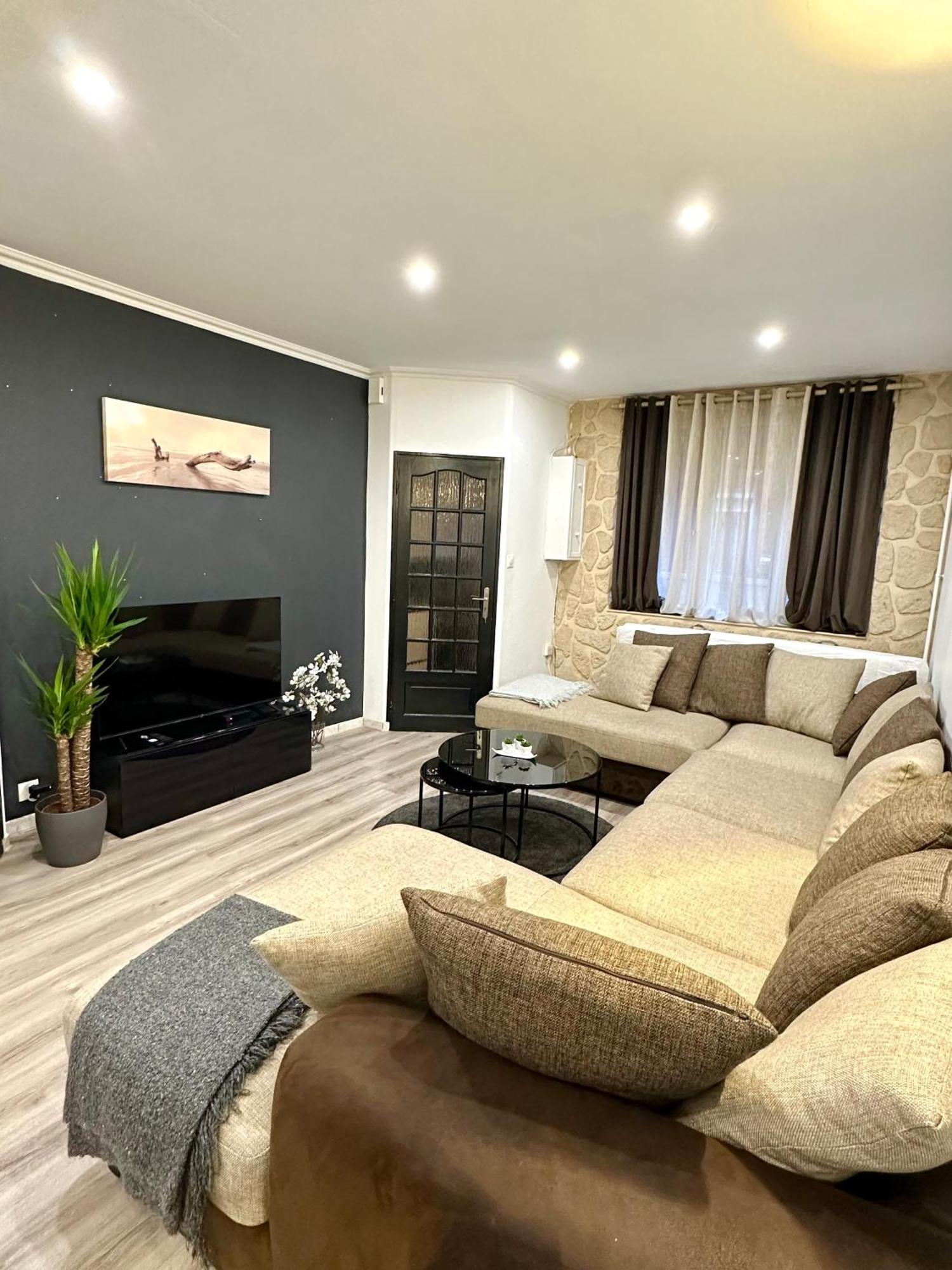Une Belle Maison Avec 2 Chambre Croix 外观 照片